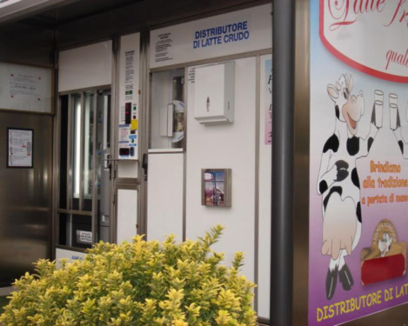 Bassanonet.it Aperto a Rosà il primo distributore di latte fresco