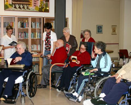 Bassanonet.it I libri raccolti da Bassanonet consegnati a Villa Serena