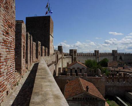 Bassanonet.it Camminamento di ronda aperto a Cittadella nella notte bianca