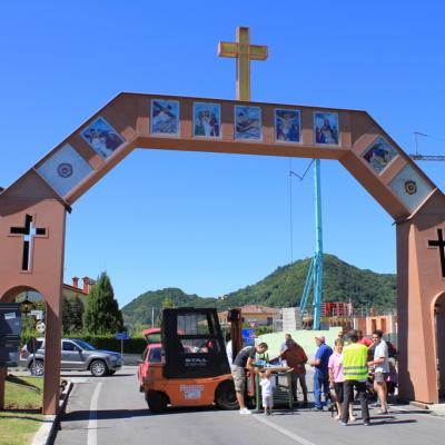 Bassanonet.it A Pove sorto il primo arco per le Feste del Cristo