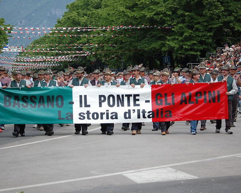 Bassanonet.it Alpini a Bassano: via gli “ostacoli” dal centro