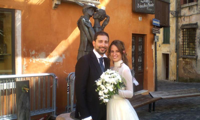 Bassanonet.it - Neo-sposi da Carpane' davanti alla statua