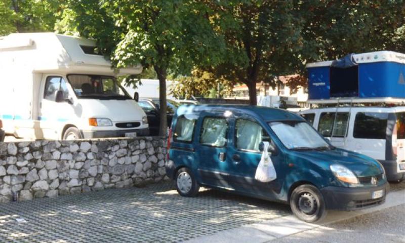 Bassanonet.it - Camper nel parcheggio del parco