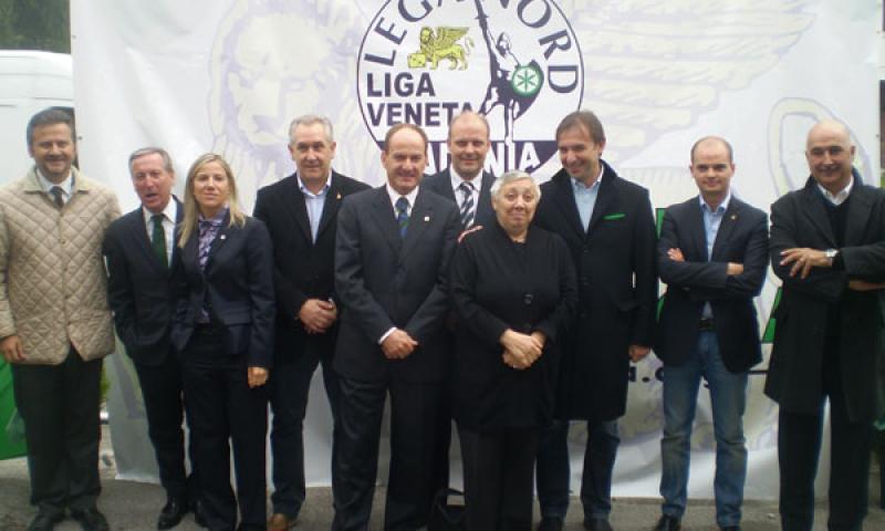 Bassanonet.it - Foto di gruppo col segretario provinciale Franco