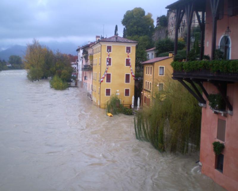 Bassanonet.it Maltempo, il Brenta fa paura