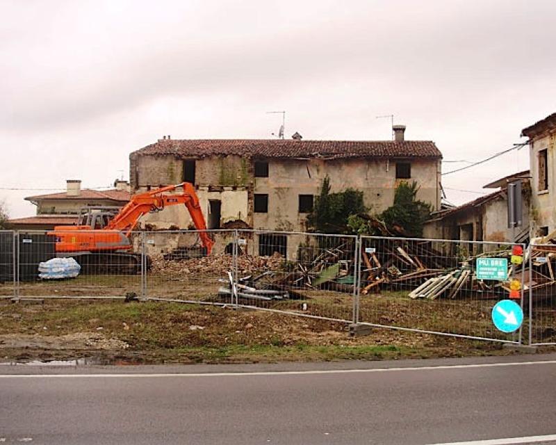 Bassanonet.it McDonald's, è il tempo delle ruspe