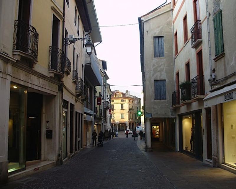 Bassanonet.it Com'è triste via Roma