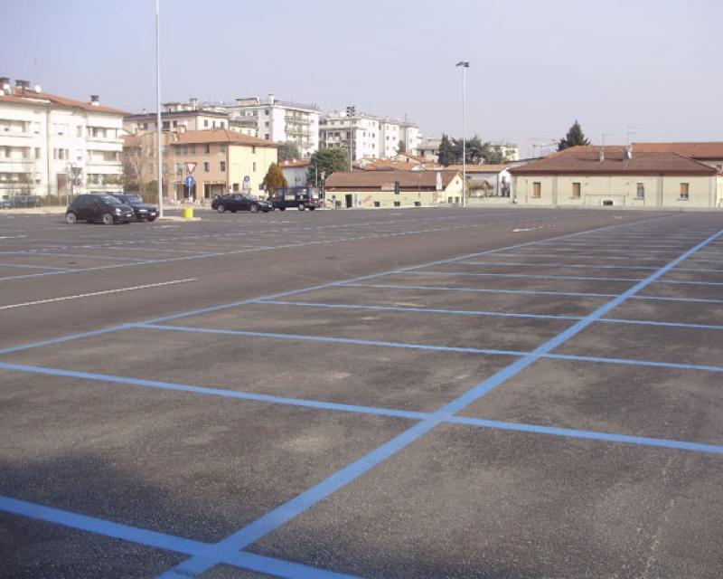Bassanonet.it Il parcheggio mezzo pieno e mezzo vuoto