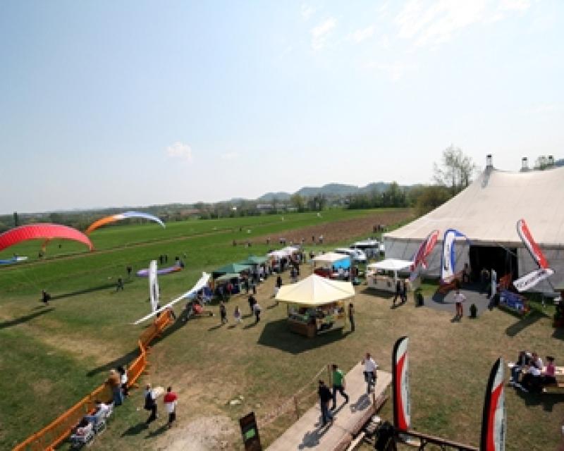 Bassanonet.it Col Nordic Walking tra i deltaplani