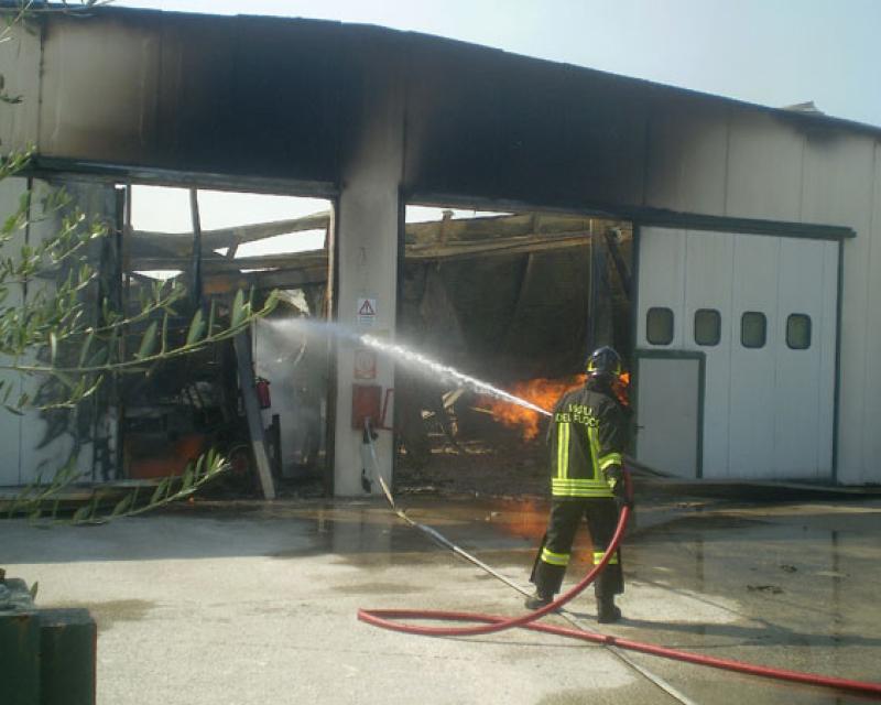 Bassanonet.it Distrutta da un incendio falegnameria di San Lazzaro