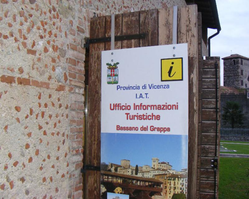 Bassanonet.it Turismo, licenziate le operatrici dell'Ufficio Iat