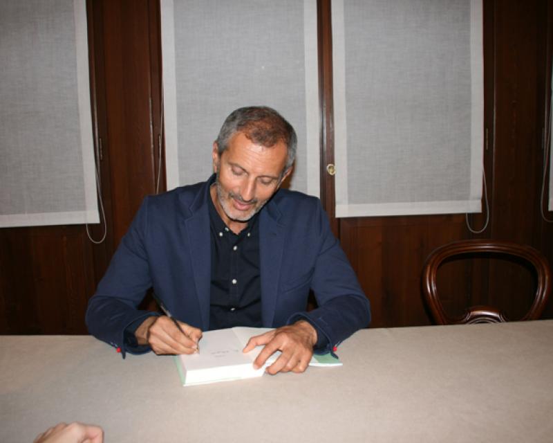 Bassanonet.it Un tuffo nel passato, una vertigine: l'ultimo libro di Carofiglio