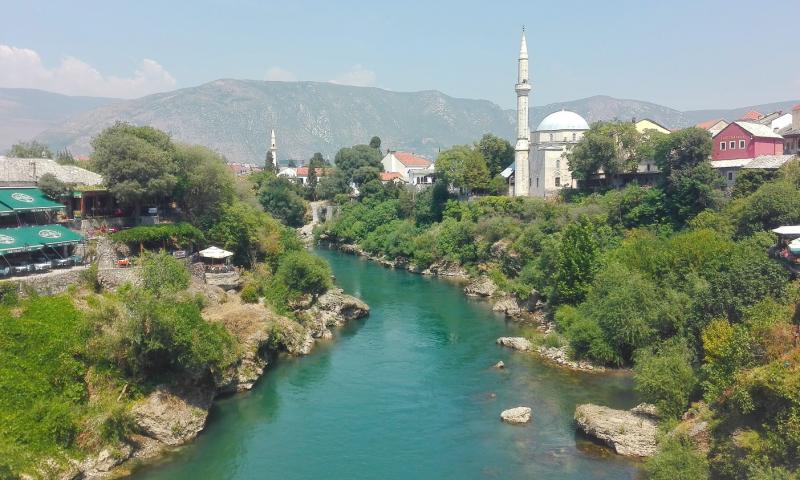 Bassanonet.it - La Neretva, vista dal Ponte di Mostar (foto Alessandro Tich)