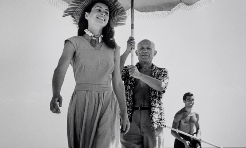 Bassanonet.it - Pablo Picasso and Françoise Gilot, Golfe-Juan, France, August 1948 © Robert Capa © International Center of Photography/Magnum Photos