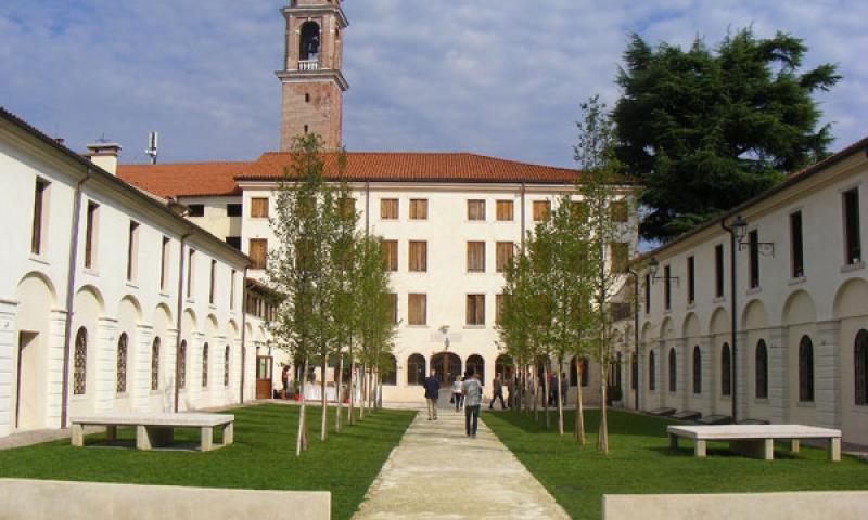 Bassanonet.it - Cortile corpo centrale