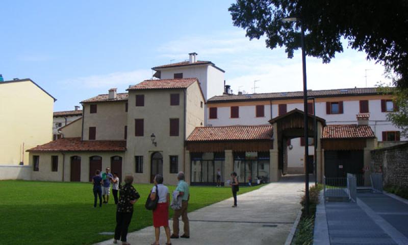 Bassanonet.it - Corpo est su vicolo da Ponte