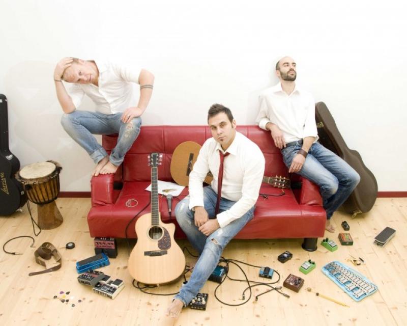 Bassanonet.it Omaggio a De Andrè con il trio Specchi di un'avventura.