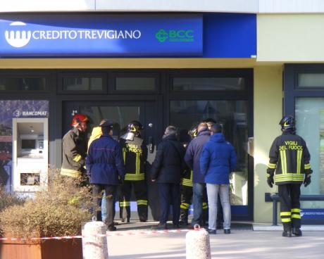 Bassanonet.it Fallisce l’assalto al bancomat, rientra l'allarme