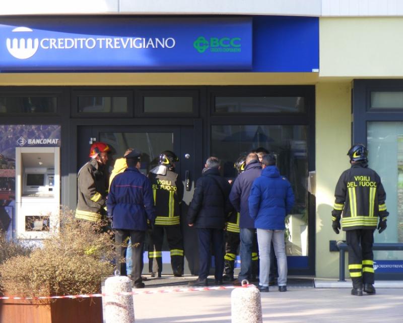 Bassanonet.it Fallisce l’assalto al bancomat, rientra l'allarme