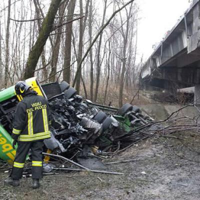 Bassanonet.it Precipita dal viadotto, miracolato