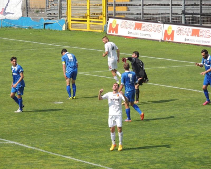 Bassanonet.it Finale andata. Como cinico, Bassano in ginocchio