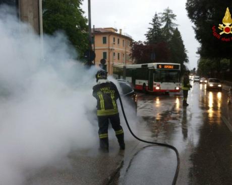 Bassanonet.it Auto si incendia in viale Parolini