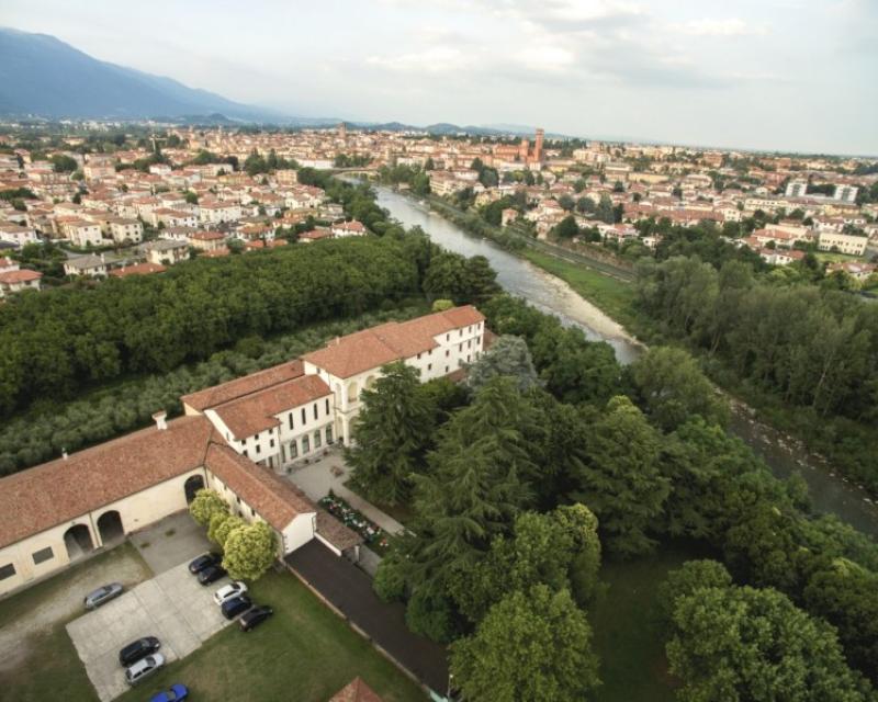 Bassanonet.it Crescere in un... BOX