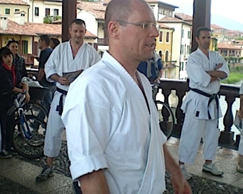 Bassanonet.it Divise blu e cinture nere