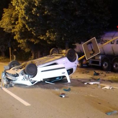 Bassanonet.it Auto si cappotta in viale De Gasperi, un ferito