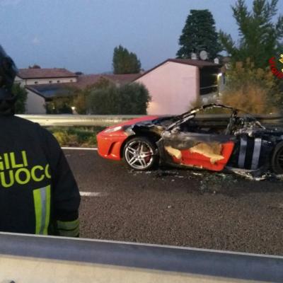Bassanonet.it Cassola, si incendia una Ferrari