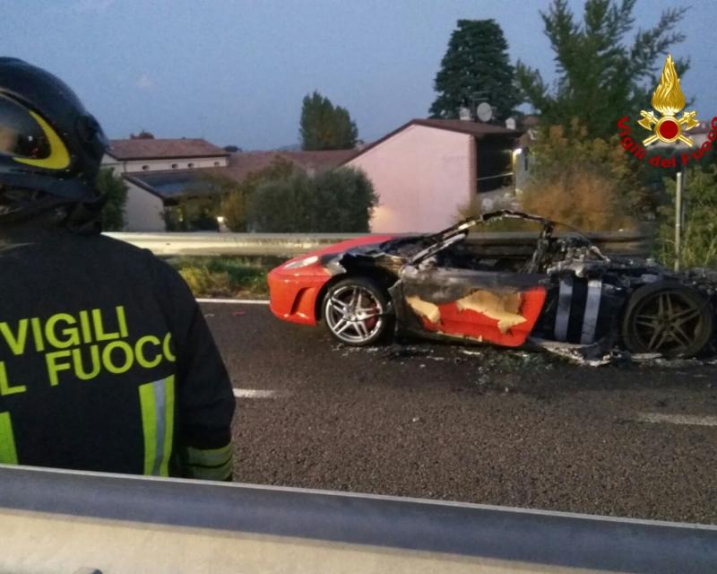 Bassanonet.it Cassola, si incendia una Ferrari