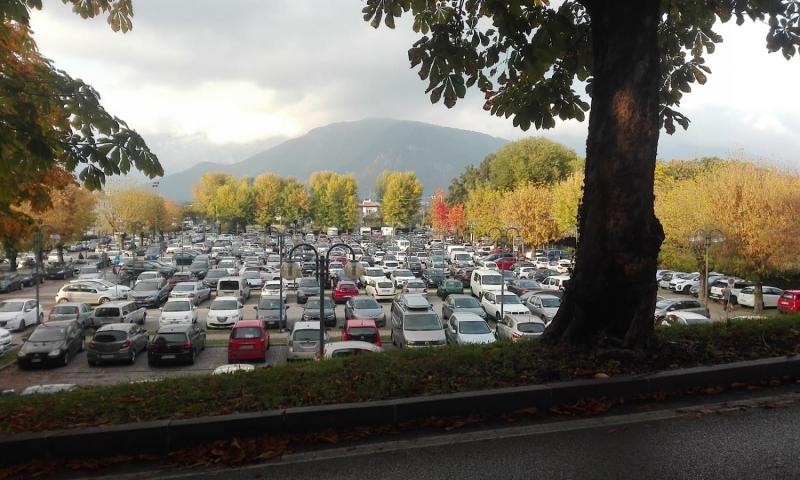 Bassanonet.it - Il parcheggio Prato 1 questo pomeriggio (foto Alessandro Tich)