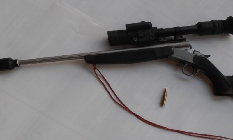 Bassanonet.it - Fucile con silenziatore e visore notturno, vietato dalla legge