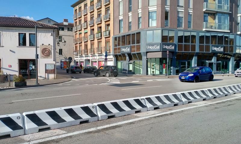 Bassanonet.it - Il nuovo cordolo anti-sosta