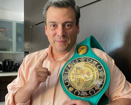 Bassanonet.it Mauricio Sulaiman, presidente del World Boxing Council, “incorona” la cintura bassanese