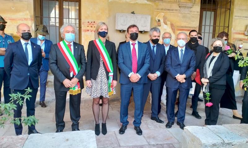 Bassanonet.it - Le autorità nel chiostro del Museo Civico