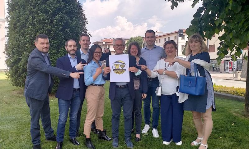 Bassanonet.it - Candidato sindaco e candidati consiglieri presenti alla conferenza stampa (foto Alessandro Tich)