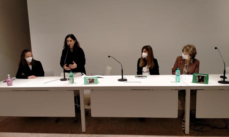 Bassanonet.it - Da sin.: la giornalista Chiara Padovan, la direttrice Barbara Guidi, la conservatrice Isabella De Cecilia e la presidente di ANDE Bassano Antonia Lunardon Nardini