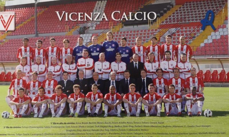Bassanonet.it - Preparatore atletico L.R. Vicenza (terza fila, terzo da destra)