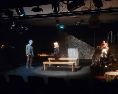 Bassanonet.it Viaggio a Dogville, tra uomini e cani