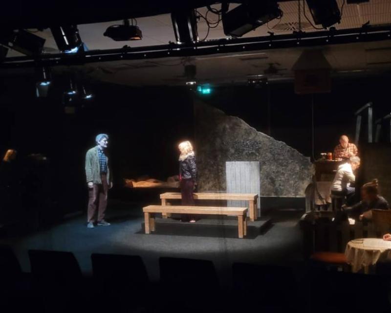 Bassanonet.it Viaggio a Dogville, tra uomini e cani