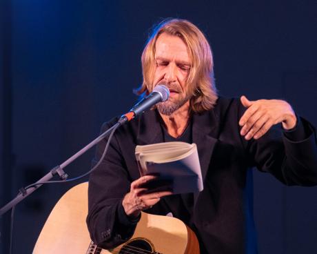 Bassanonet.it Ancora e più, <em>Dobbiamo disobbedire</em>? Un'intervista a Giulio Casale