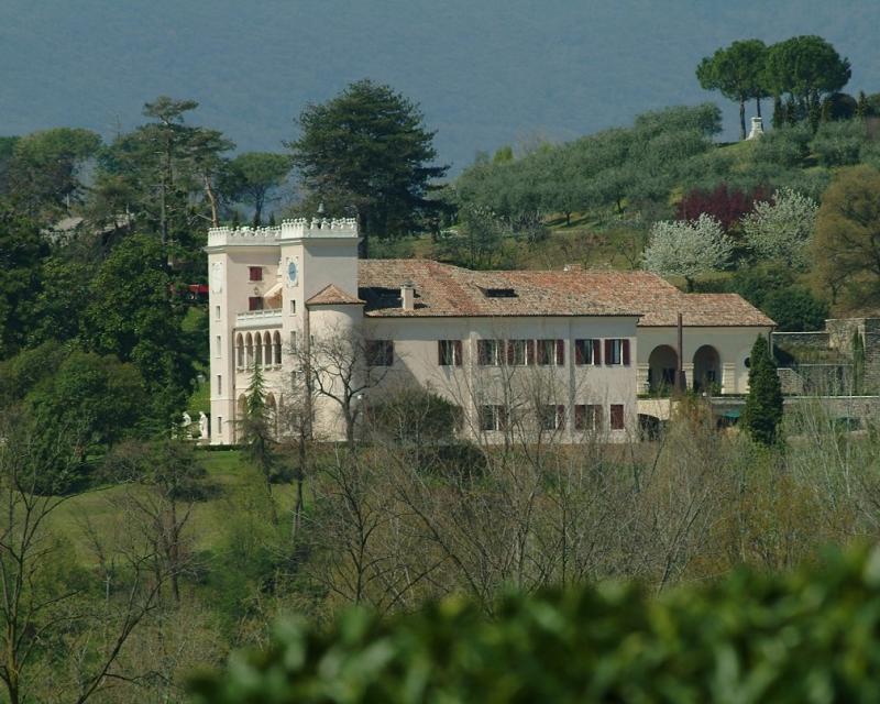 Bassanonet.it Due passi tra i sentieri verdi e il libro nero di Paola Drigo