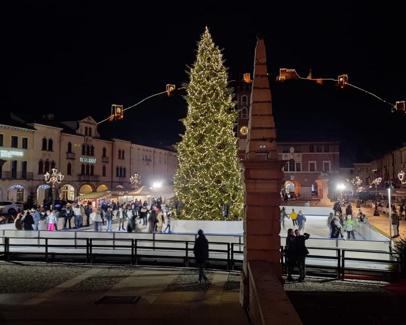 Bassanonet.it Marostica e la magia della pista sul ghiaccio