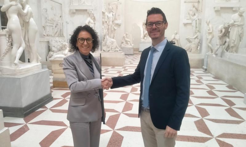 Bassanonet.it - La direttrice Moira Mascotto e il sindaco Valerio Favero