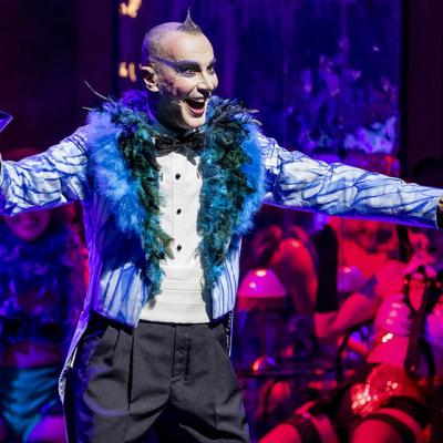 Bassanonet.it Con <em>Cabaret</em> sulla giostra del tempo