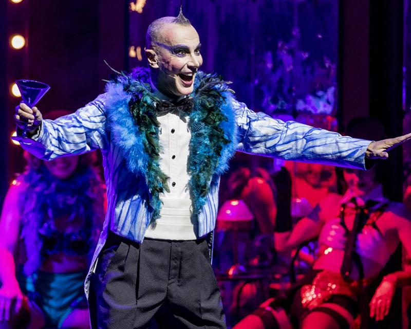 Bassanonet.it Con <em>Cabaret</em> sulla giostra del tempo