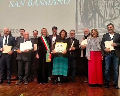 Bassanonet.it L'<em>Aperilibro</em> brinda alla storia del Bassanese