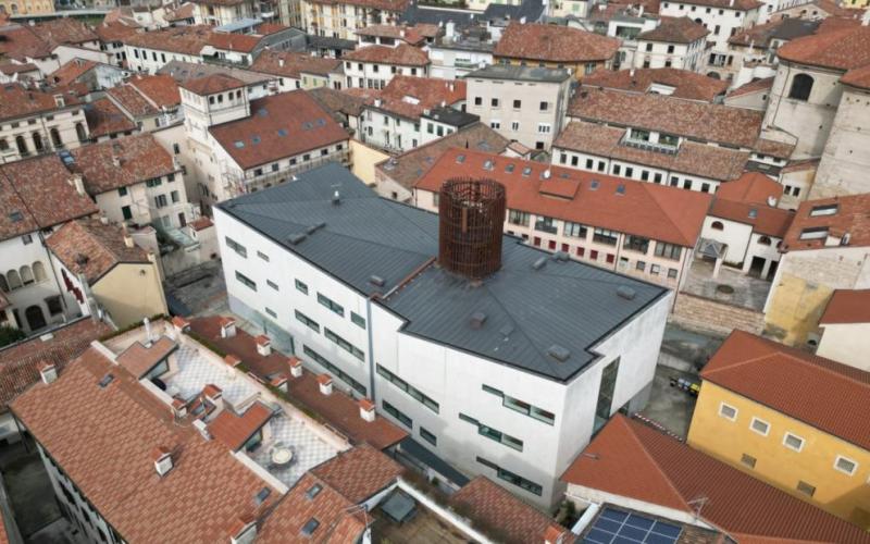 Bassanonet.it Il cane che si morde la toga