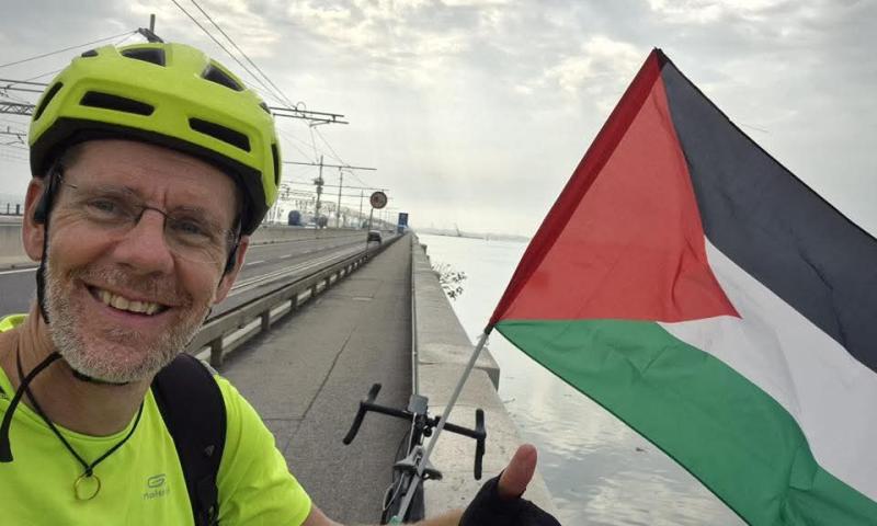Bassanonet.it - Renzo Masolo sul Ponte della Libertà tra la terraferma e Venezia (foto da Facebook  / Renzo Masolo)